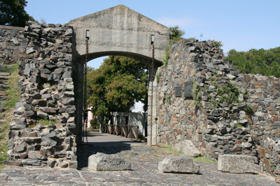 47 Restored city gate and drawbridge IMG_9330.jpg